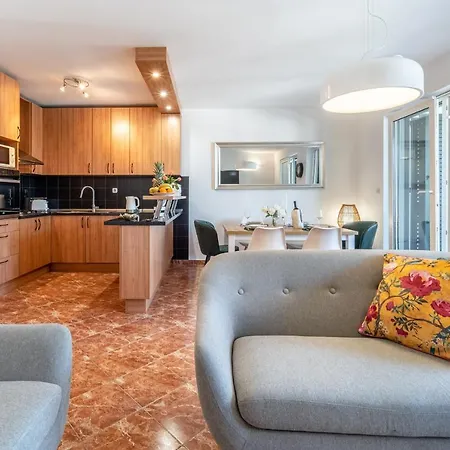 Mia * سوتيفان